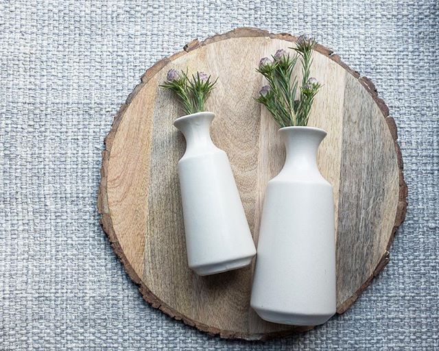 Sweet and simple vases: one for gifting, and one for you, of course.