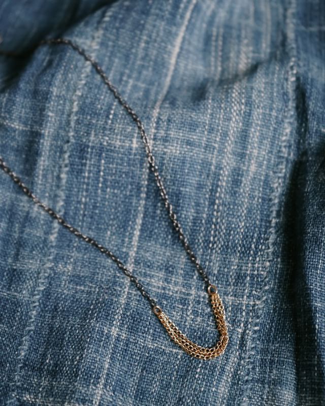 *GIVEAWAY*  Help us reach 3000 followers today!  Tag two friends and tell us your favorite thing about autumn.  We’ll enter you to win this beautiful 18” sterling silver and gold filled chain necklace from @tumbleweedbeadco.  If your friends follow us you’ll get an extra entry and we’ll enter them too.  Good luck!!