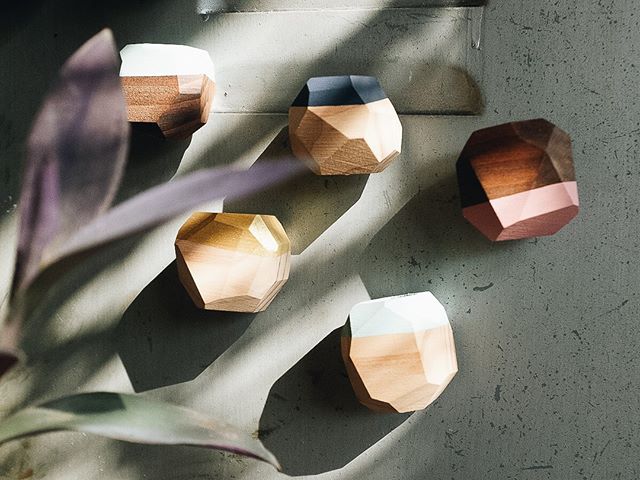 Don't they look like pretty gems? Fully restocked on your favorite wooden magnetic airplant holders!